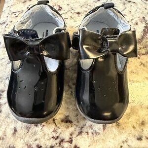Munchkin by Stride Rite Shiny Black Dress Shoes with Bow